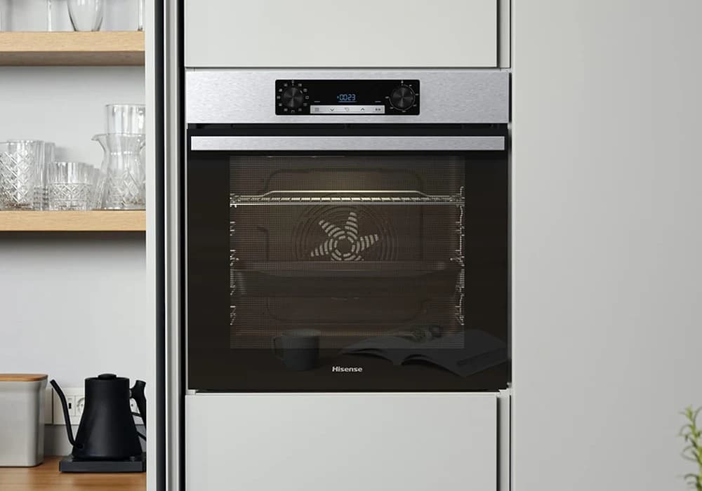Four Encastrable Multifonction Hisense BI62216AX - Image 1