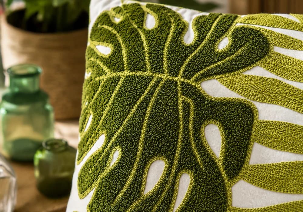 Coussin Décoratif Tropical Vert Olive – 45 x 45 cm - Image 2