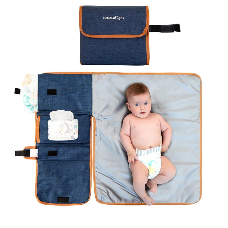 Matelas à langer nomade – Tapis de voyage pour bébé - Pochettes de rangement pour les couches, crèmes, mouchoirs, etc. - Facile