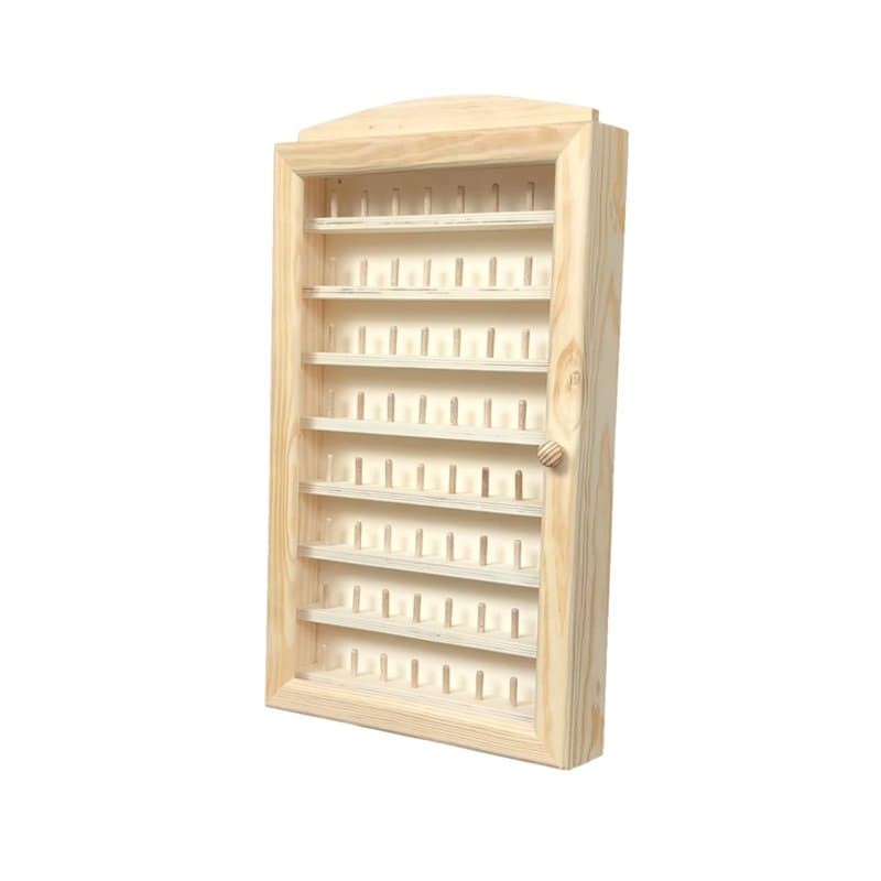 Grande vitrine pour collection de dés à coudre. Dimensions (largeur x profondeur x hauteur) : 30 x 6,5 x 54 cm. Dimensions intér