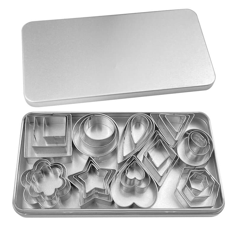 Comzantor 30 Pièces Emporte Piece Patisserie, 10 Formes Set Emporte-Pièces en Acier Inoxydable, Cookie Cutters avec Boîte de Ran