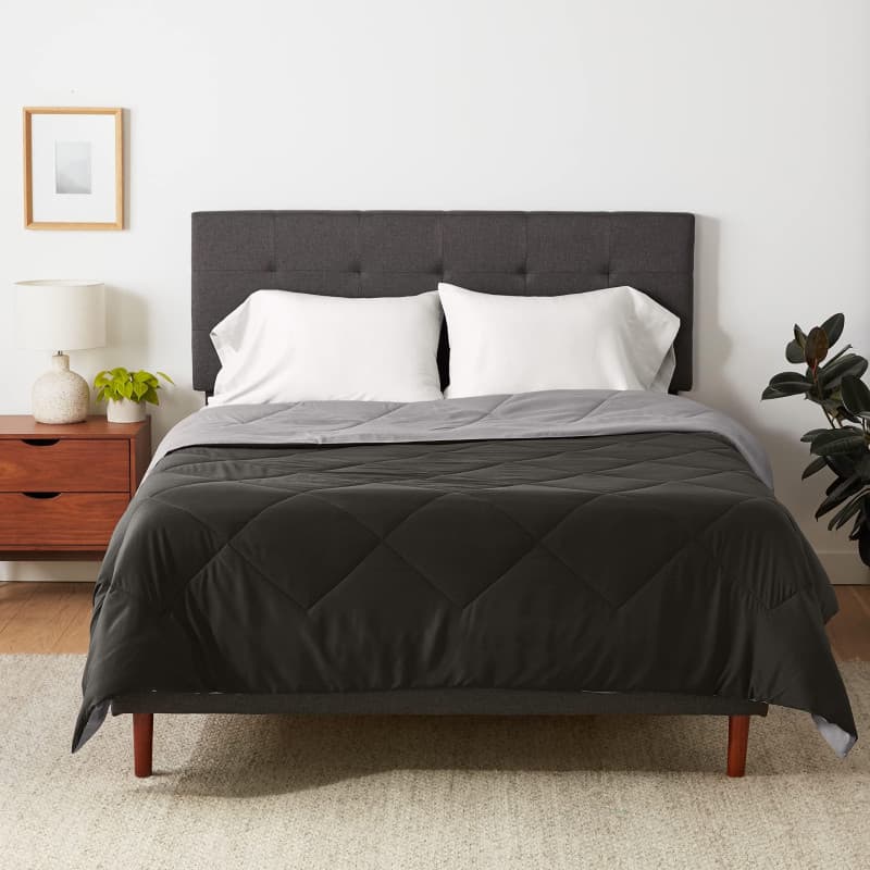 Amazon Basics réversible en microfibre Doudou, 140 x 200 cm, gris/noir