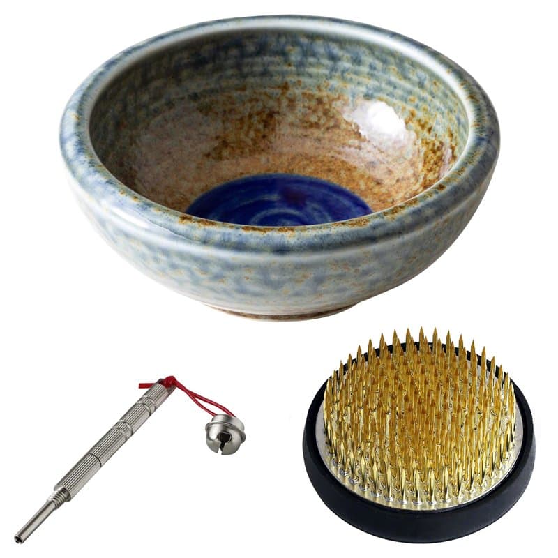 Wazakura Kit Outils Ikebana et Arrangement Floral Fabriqué au Japon, Vase à Fleurs en Terre Cuite Minoyaki Marron et Bleu, Suppo