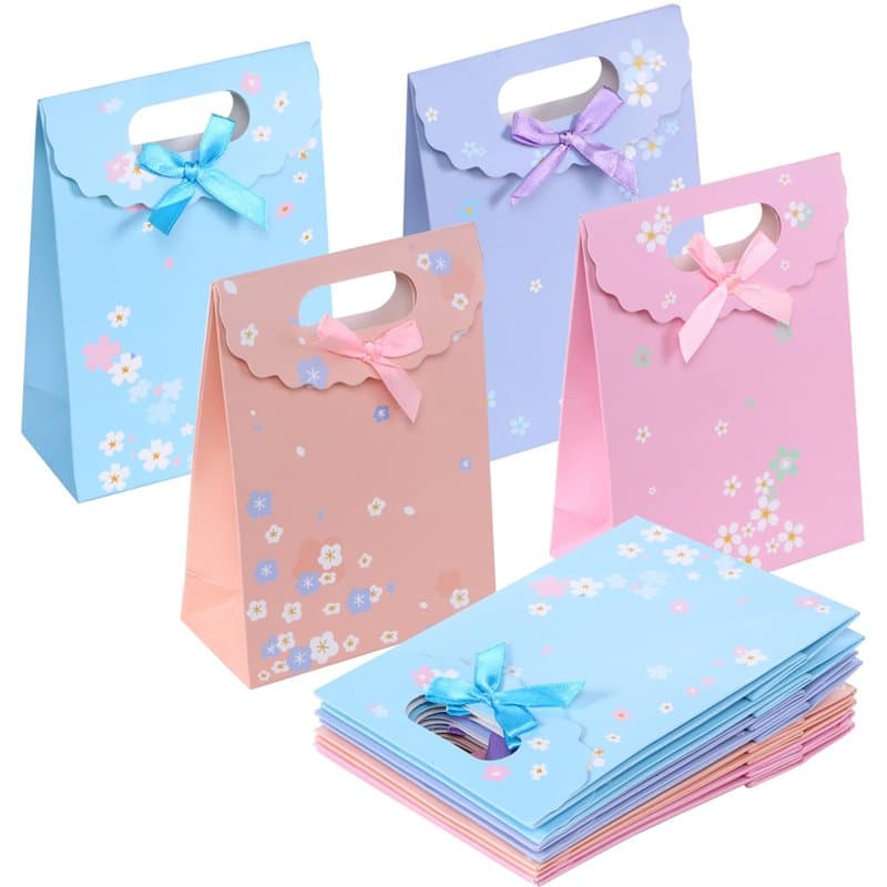 Aruicheng Lot de 12 petits sacs cadeaux en papier kraft multicolores pour anniversaire, mariage, fête, Noël - 16 x 12 x 6 cm