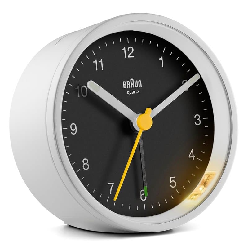 Réveil analogique classique Braun avec fonction snooze et lumière, mouvement à quartz silencieux, bip de l’alarme en crescendo,