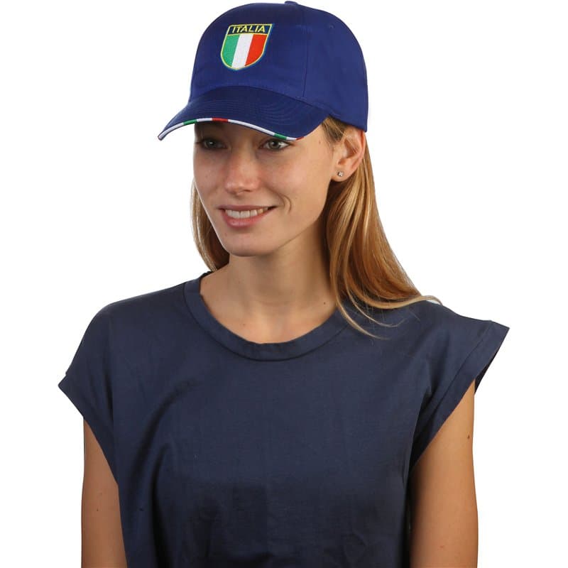 Casquette 6 panneaux à bord retourné, avec écusson Italie, visière rigide précourbée et fermeture velcro réglable