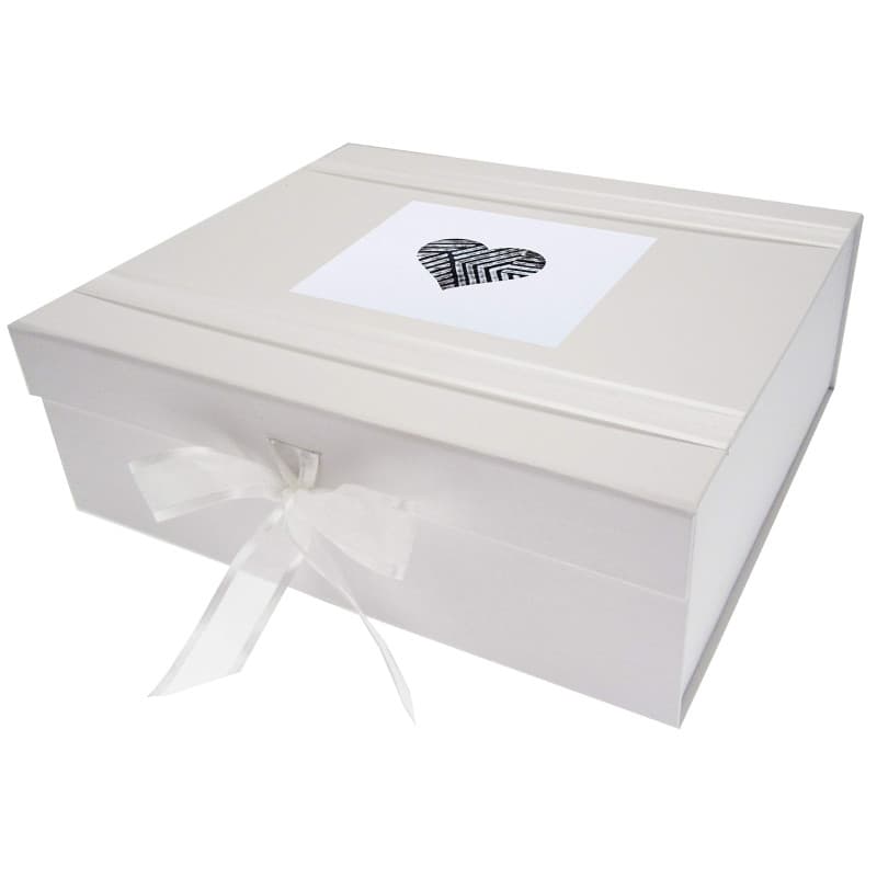 WHITE COTTON CARDS Alphabetics Grande boîte à Souvenirs, cœur Gris, Tableau Blanc, Multicolore, 27,2 x 32 x 11 cm