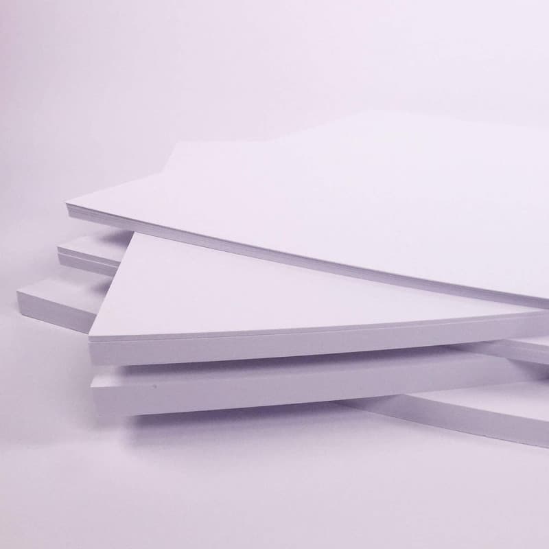 Lot de 50 feuilles de papier cartonné blanc brillant A4 180 g/m²