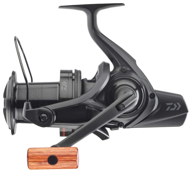 Moulinet de Pêche Daiwa Emblem 45 SCW QD Big Pit - Frein Avant Super Deep