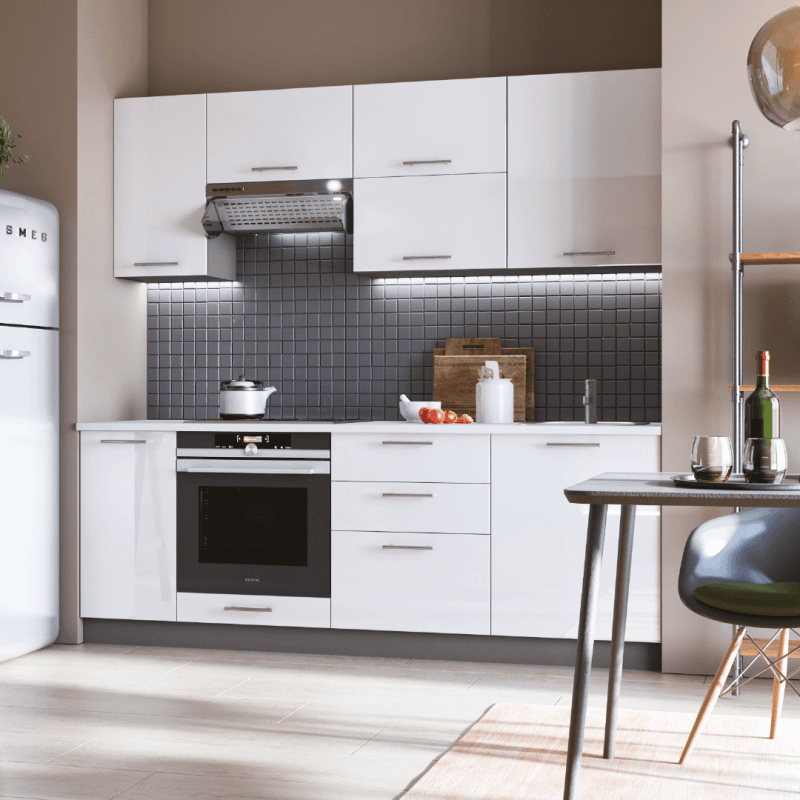 Cuisine complète 220 cm – Blanc brillant (avec plan de travail)